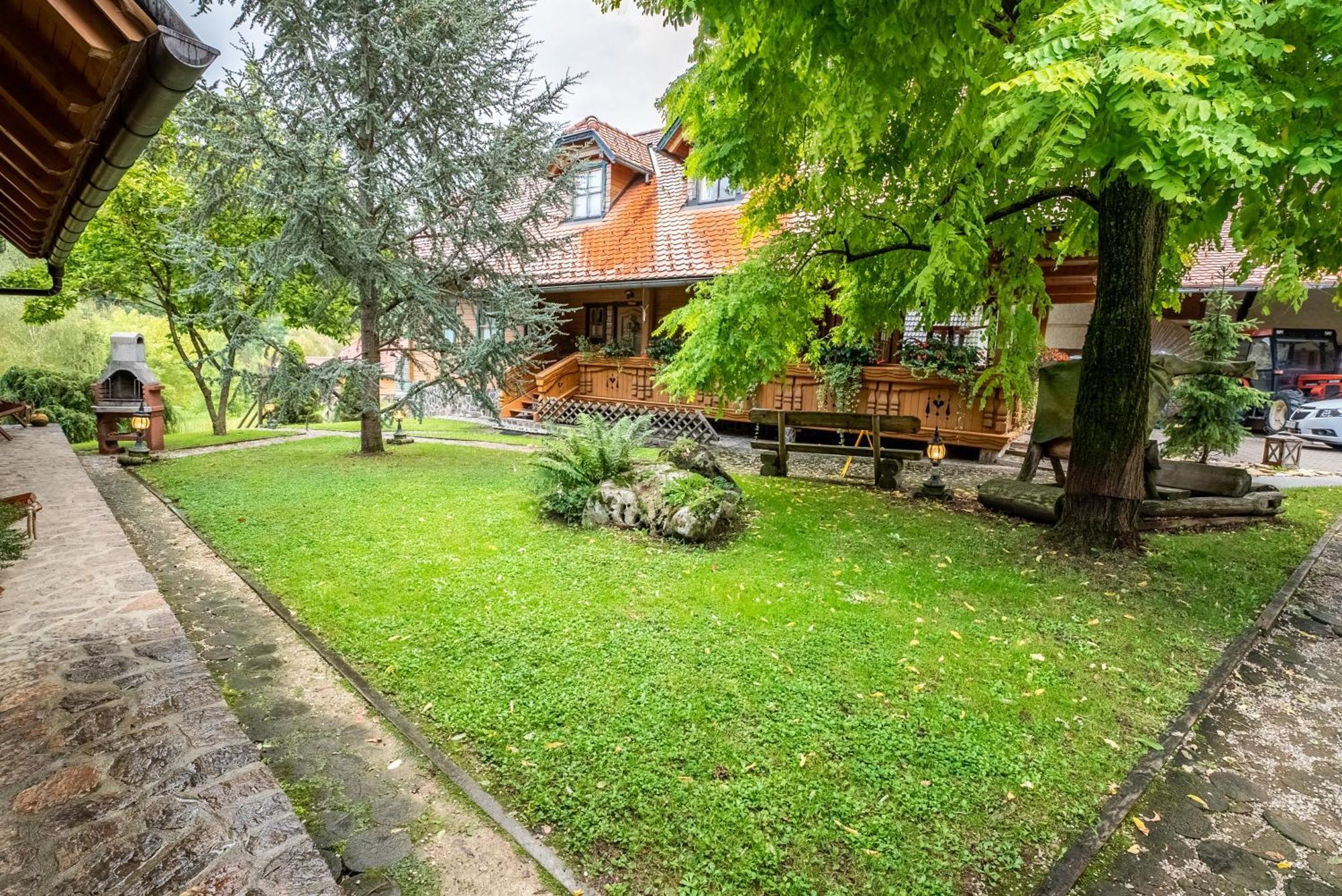 מוזירייה Korosec Apartments And Wellness Centre מראה חיצוני תמונה